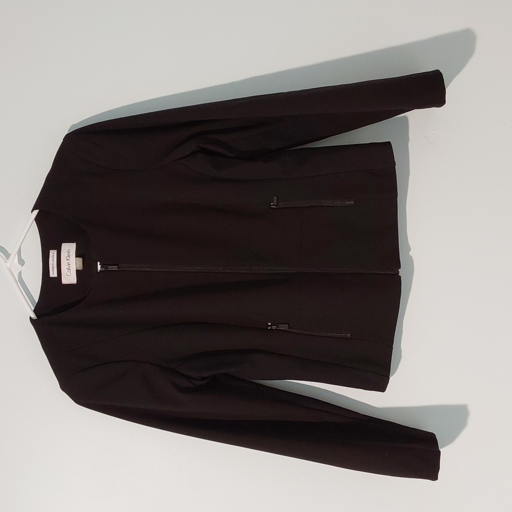 Calvin Klein Invisible Fit‎ Solutions Jacket. Size 4. Black.